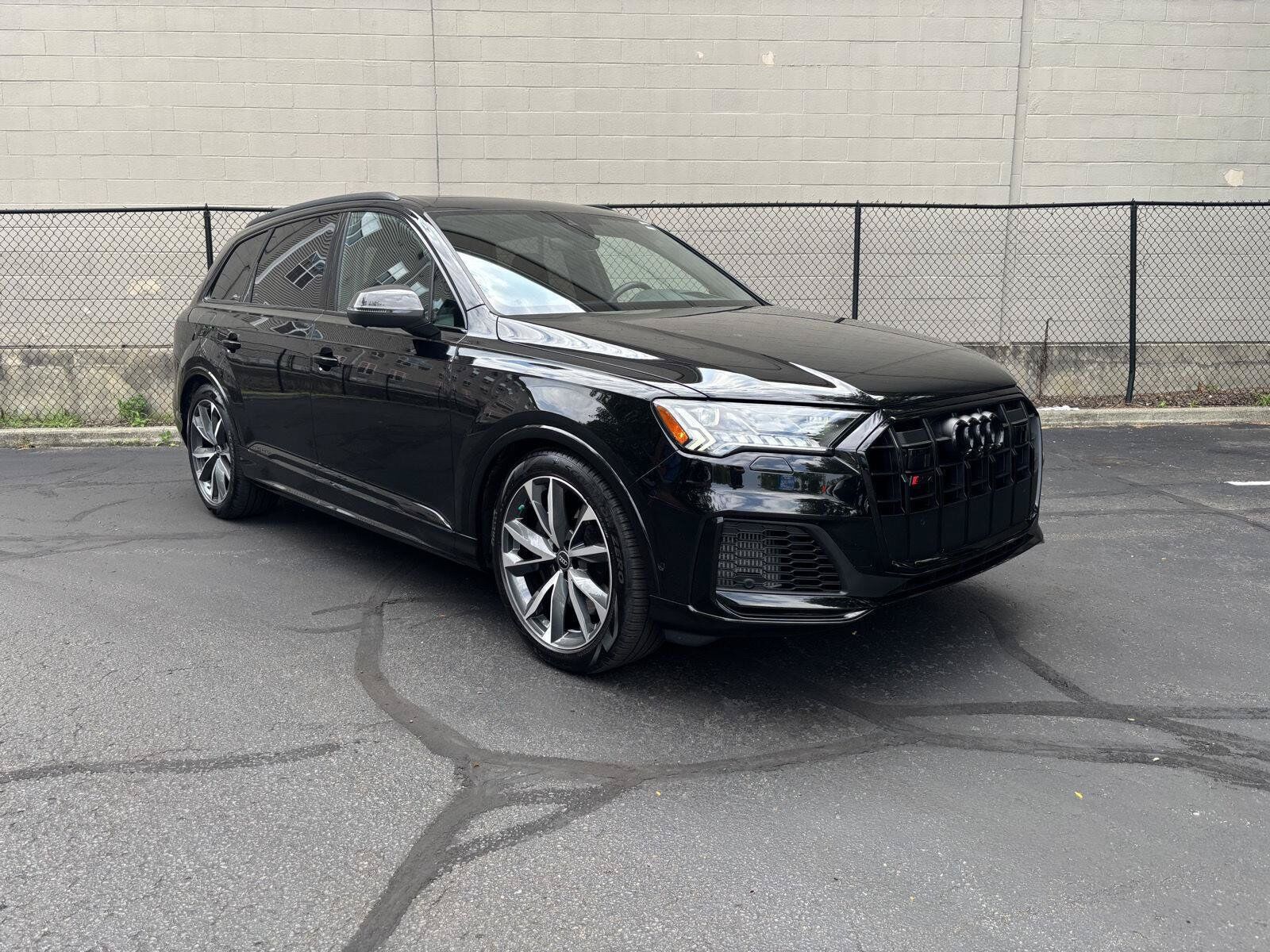 2023 AUDI SQ7