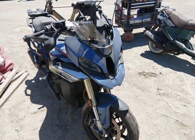 2025 BMW S 1000 XR