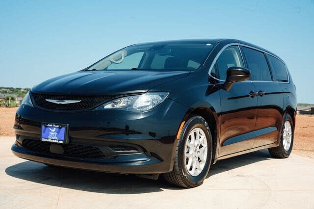 2023 CHRYSLER Voyager