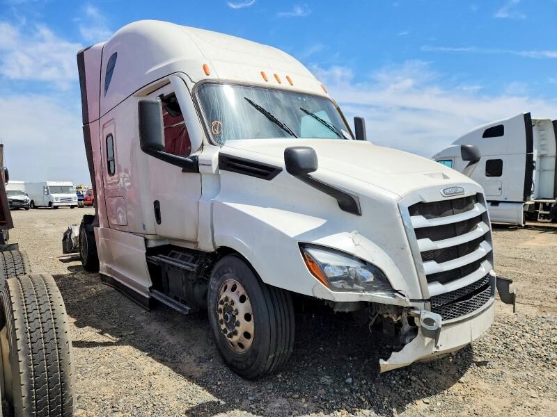 2025 FREIGHTLINER Cascadia