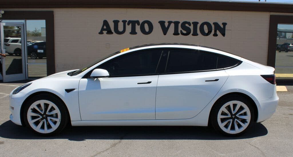 2022 TESLA Model 3