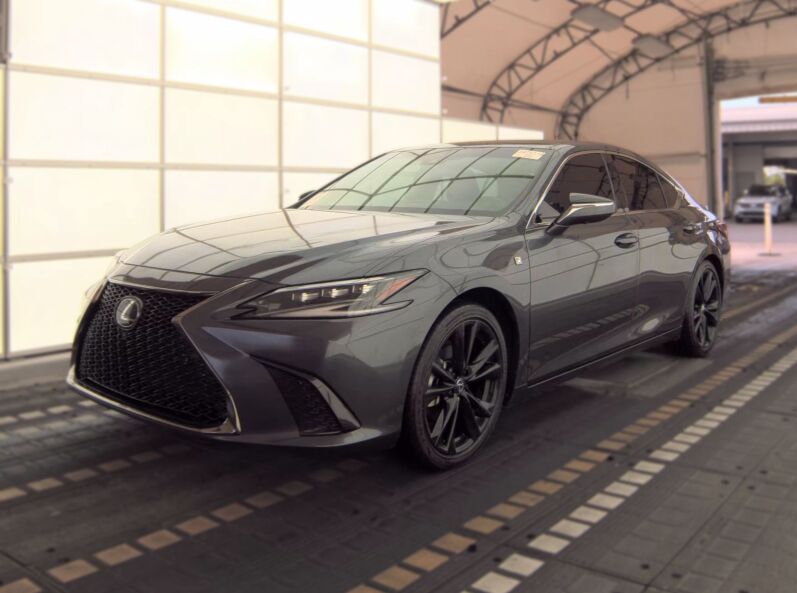 2024 LEXUS ES