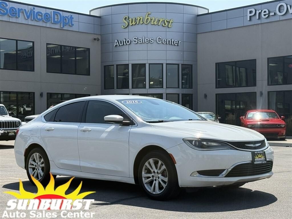 2016 CHRYSLER 200