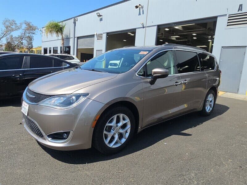 2017 CHRYSLER Pacifica