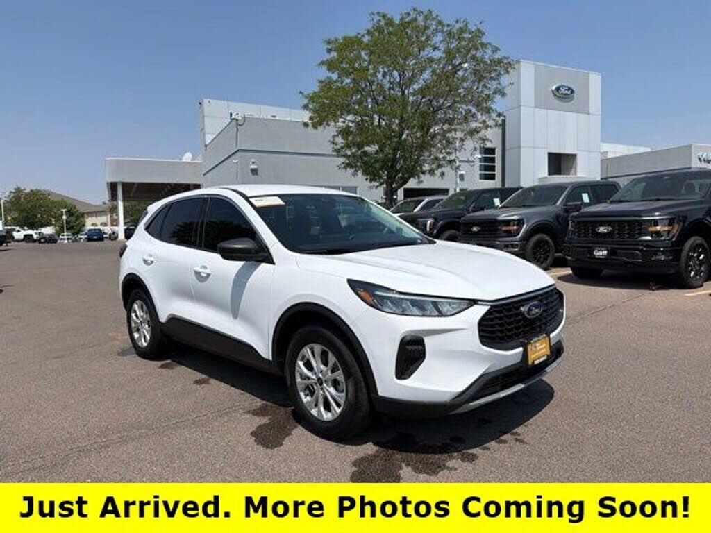 2024 FORD Escape