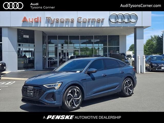 2024 AUDI Q8