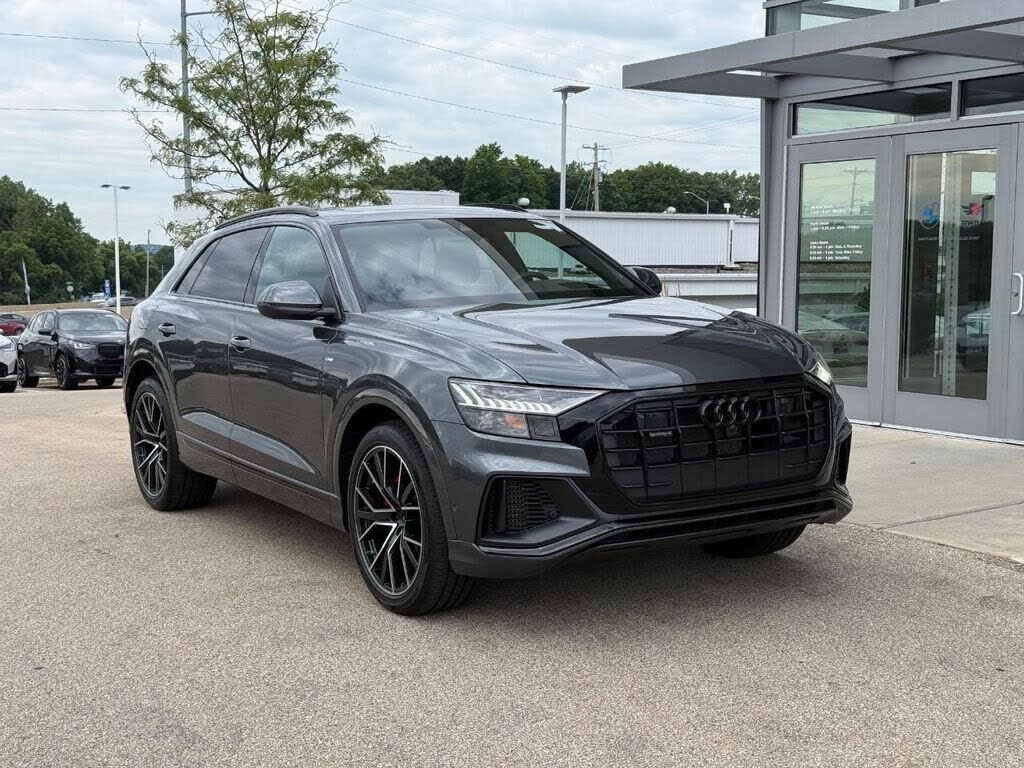 2023 AUDI Q8