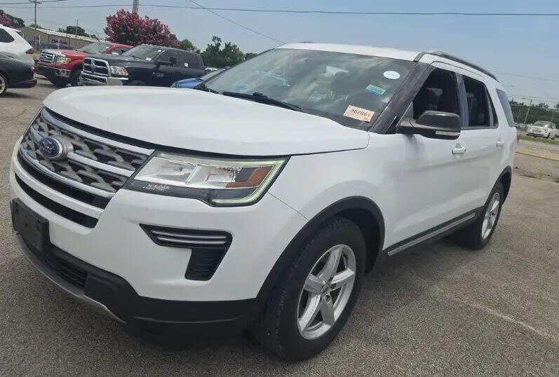 2018 FORD Explorer
