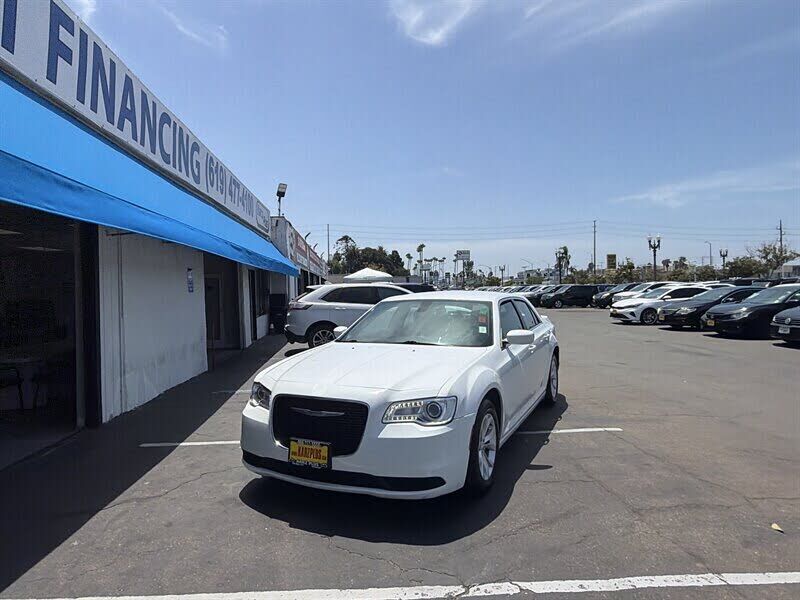 2018 CHRYSLER 300