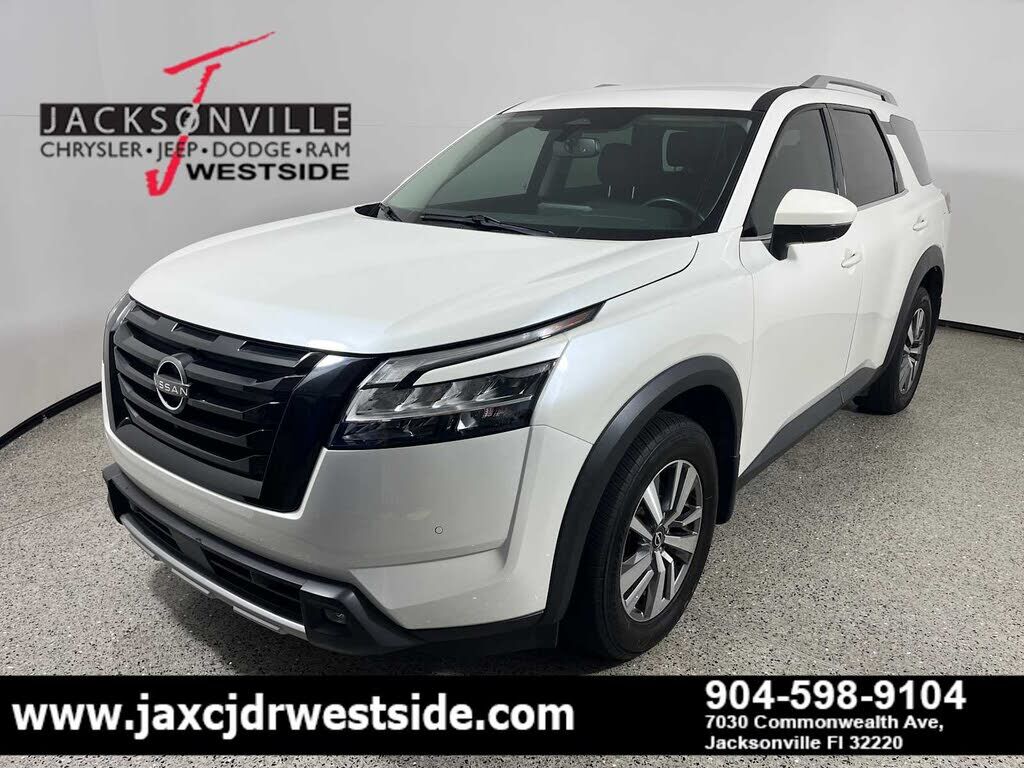2022 NISSAN Pathfinder