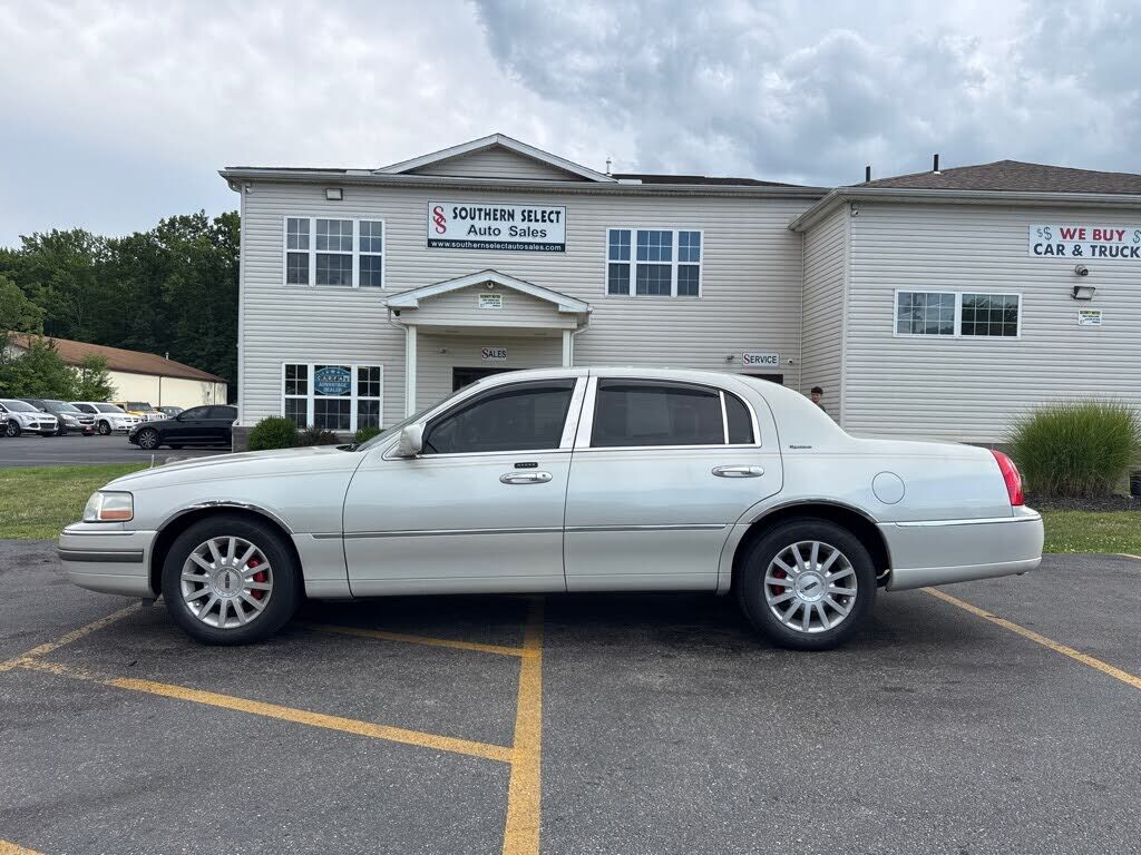 2006 LINCOLN Town Car
