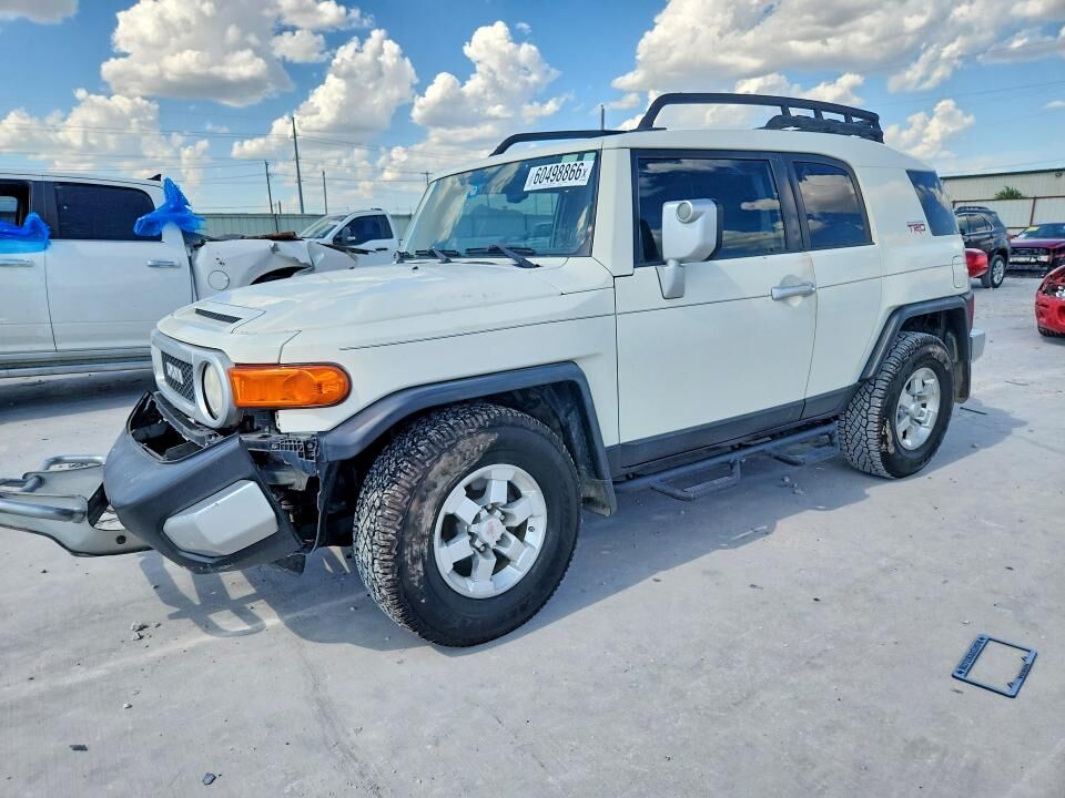 2010 TOYOTA FJ Cruiser
