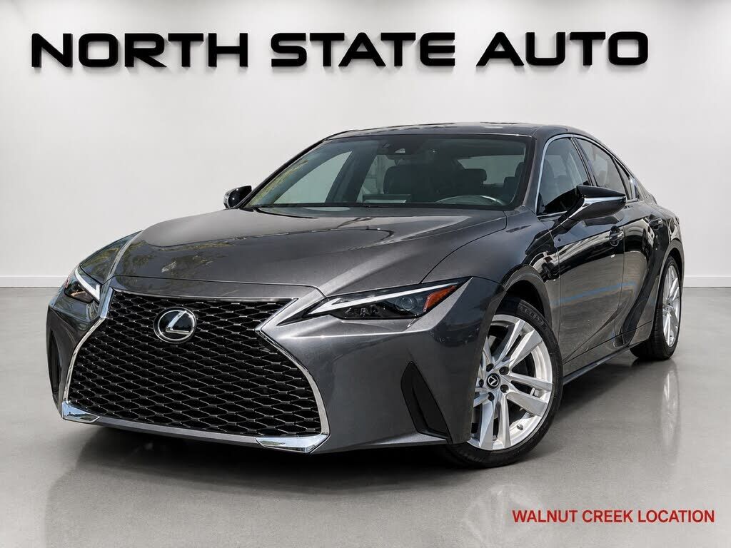 2021 LEXUS IS