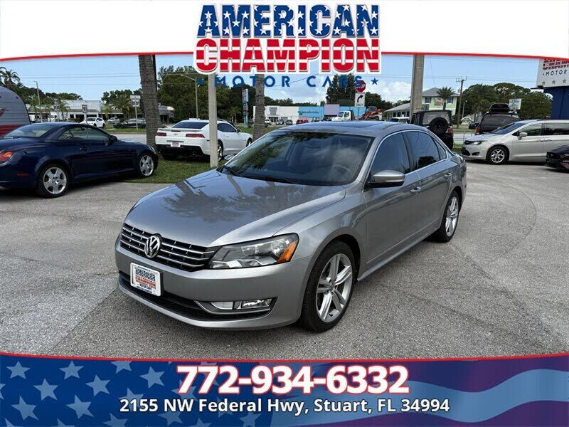 2013 VOLKSWAGEN Passat