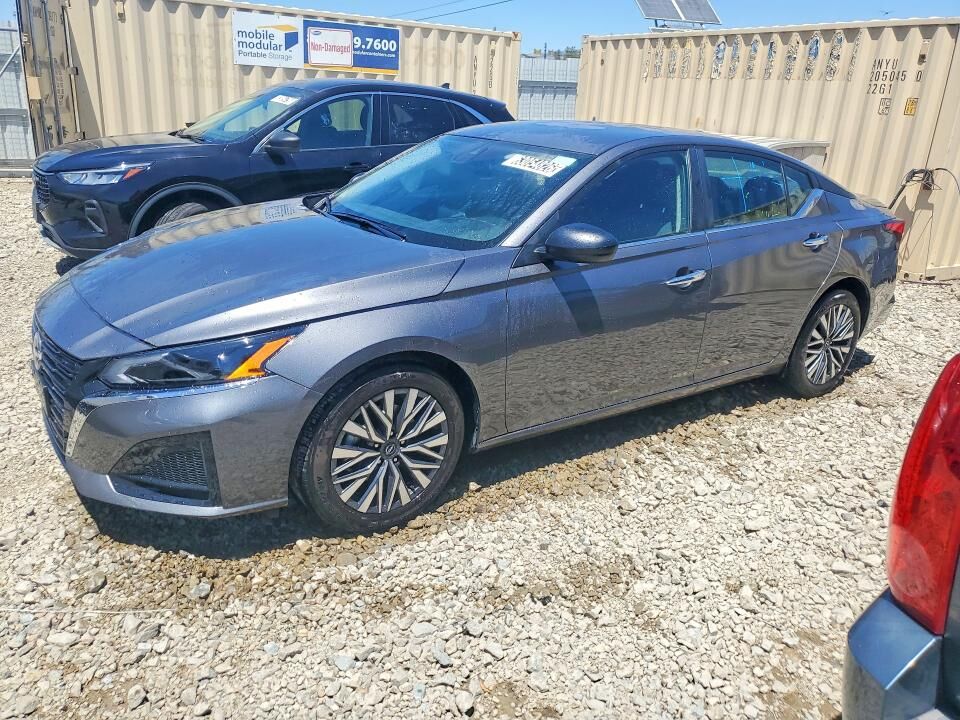 2025 NISSAN Altima