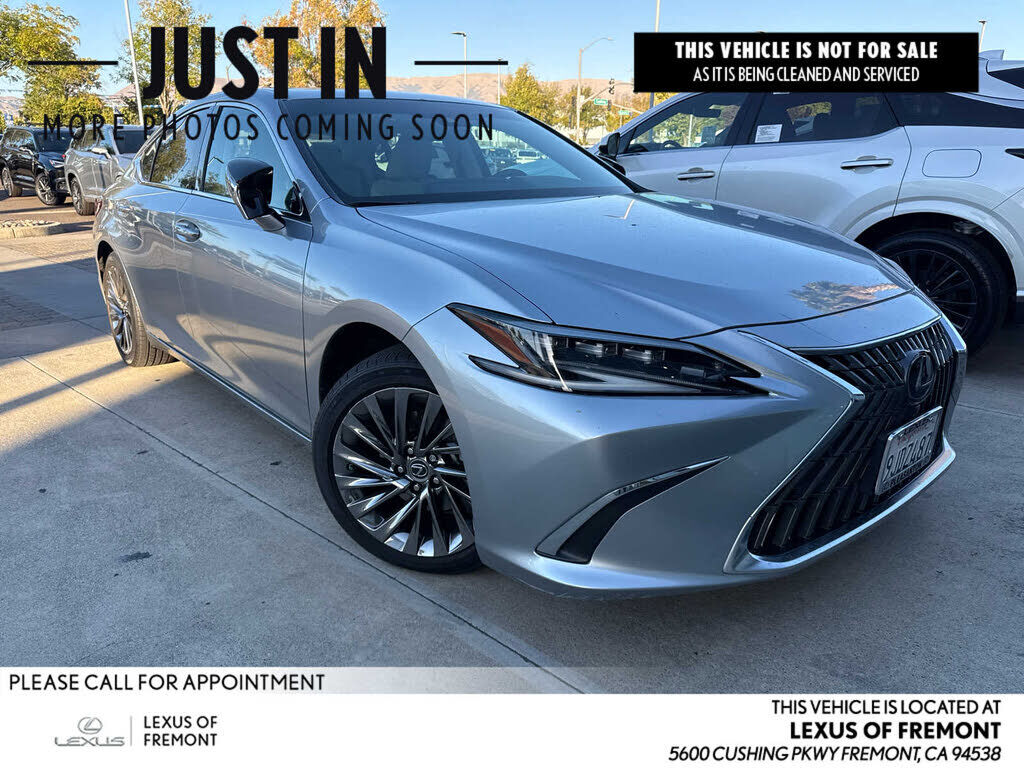 2024 LEXUS ES