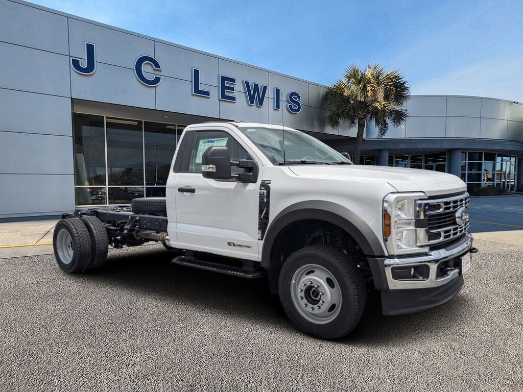 2025 FORD F-550