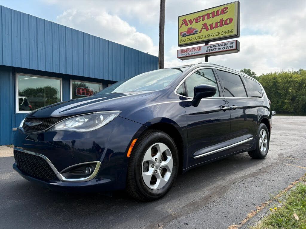 2017 CHRYSLER Pacifica