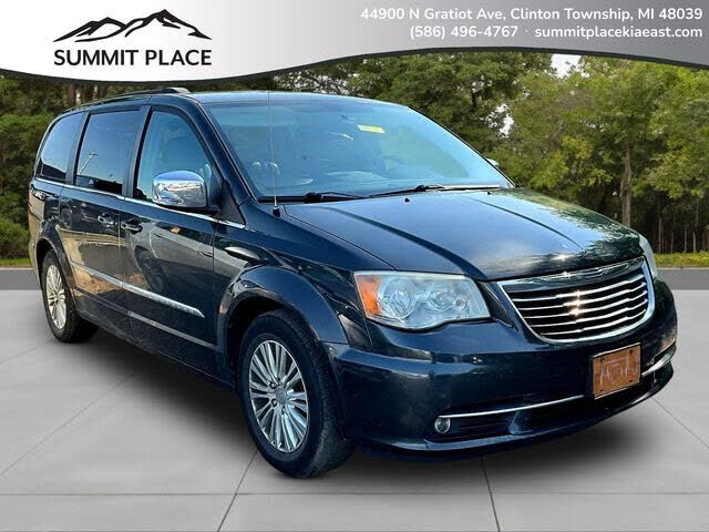 2011 CHRYSLER Town and Country