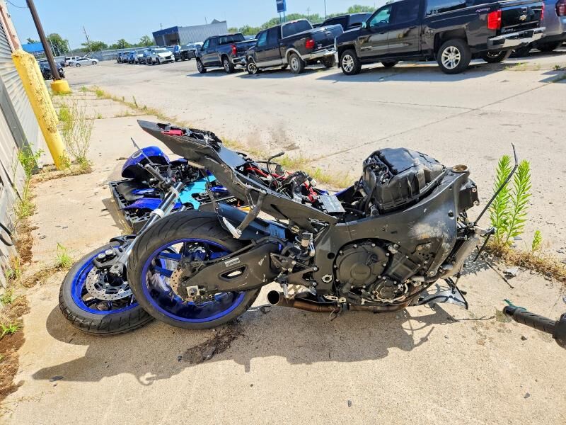 2022 YAMAHA YZF