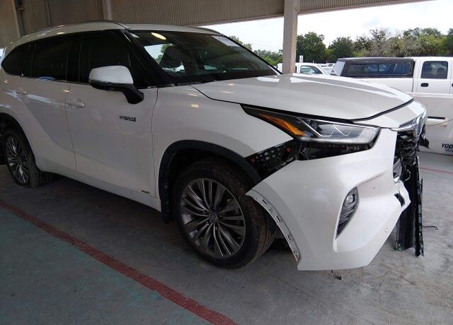 2021 TOYOTA Highlander