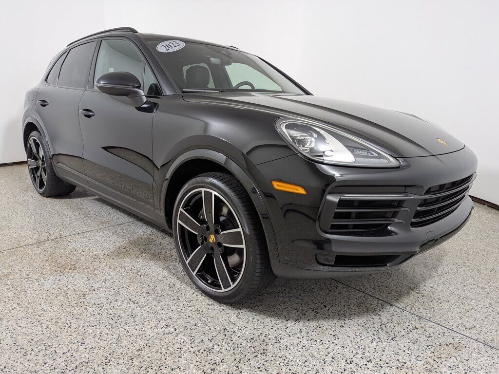 2023 PORSCHE Cayenne