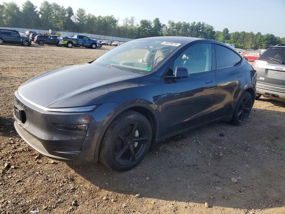 2026 TESLA Model Y