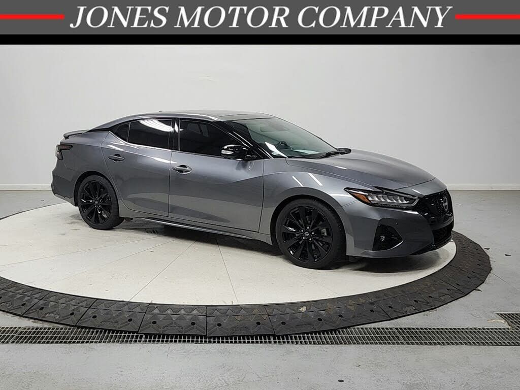 2023 NISSAN Maxima