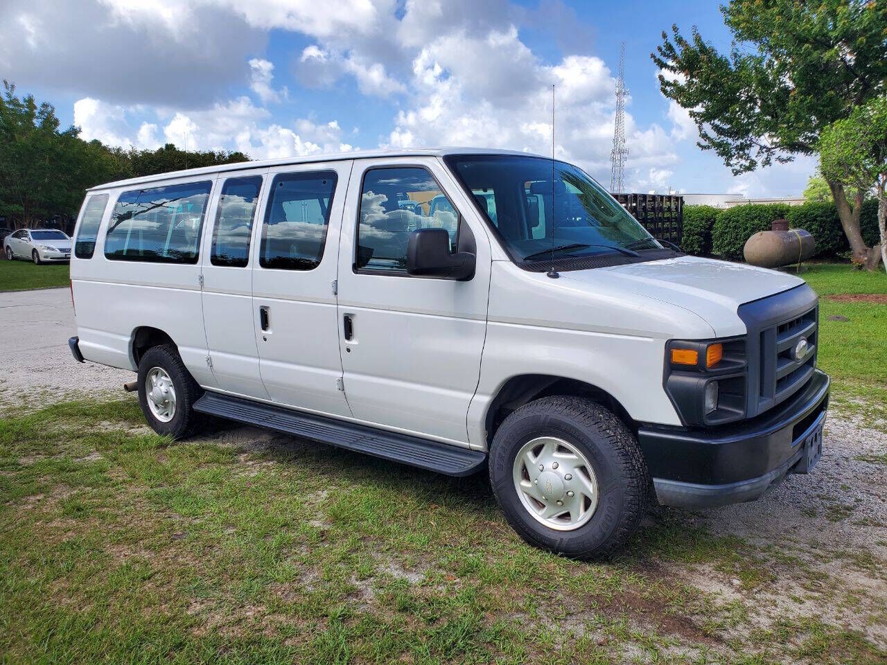 2014 FORD E-350