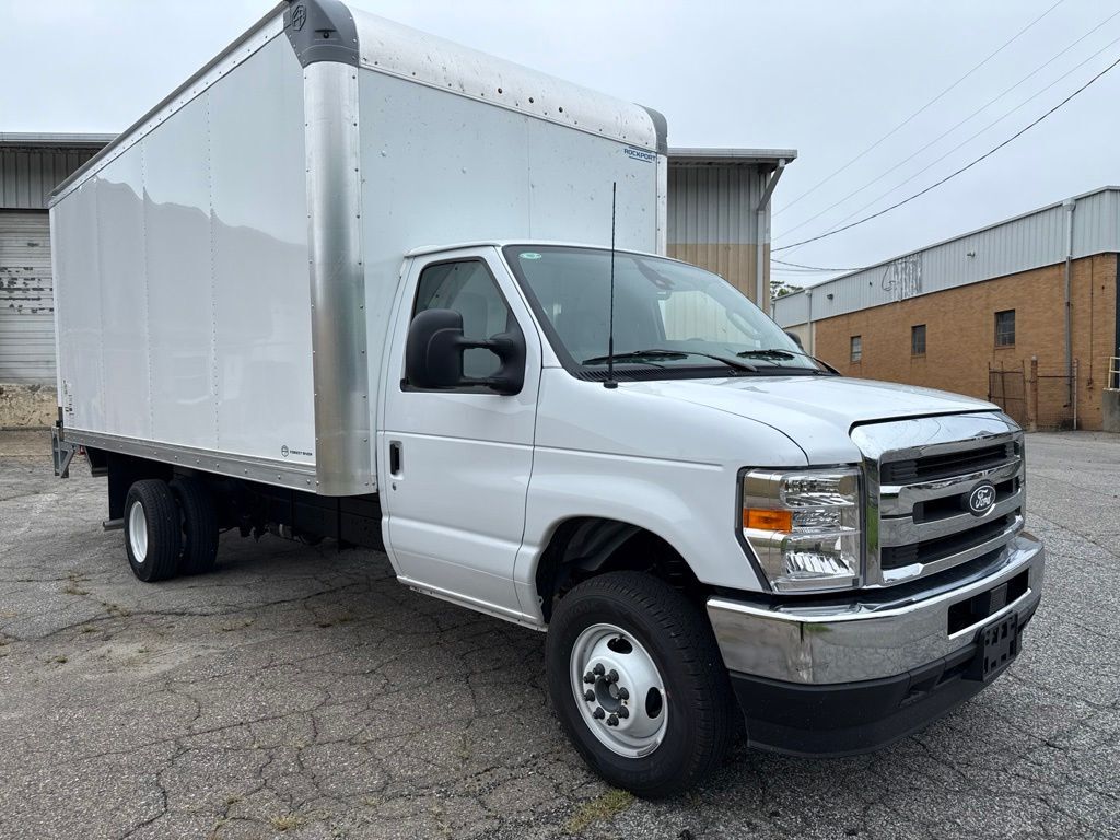2027 FORD E-450