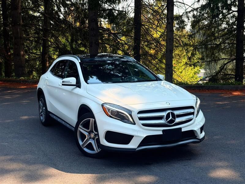 2015 MERCEDES-BENZ GLA-Class