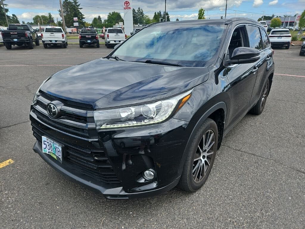 2017 TOYOTA Highlander