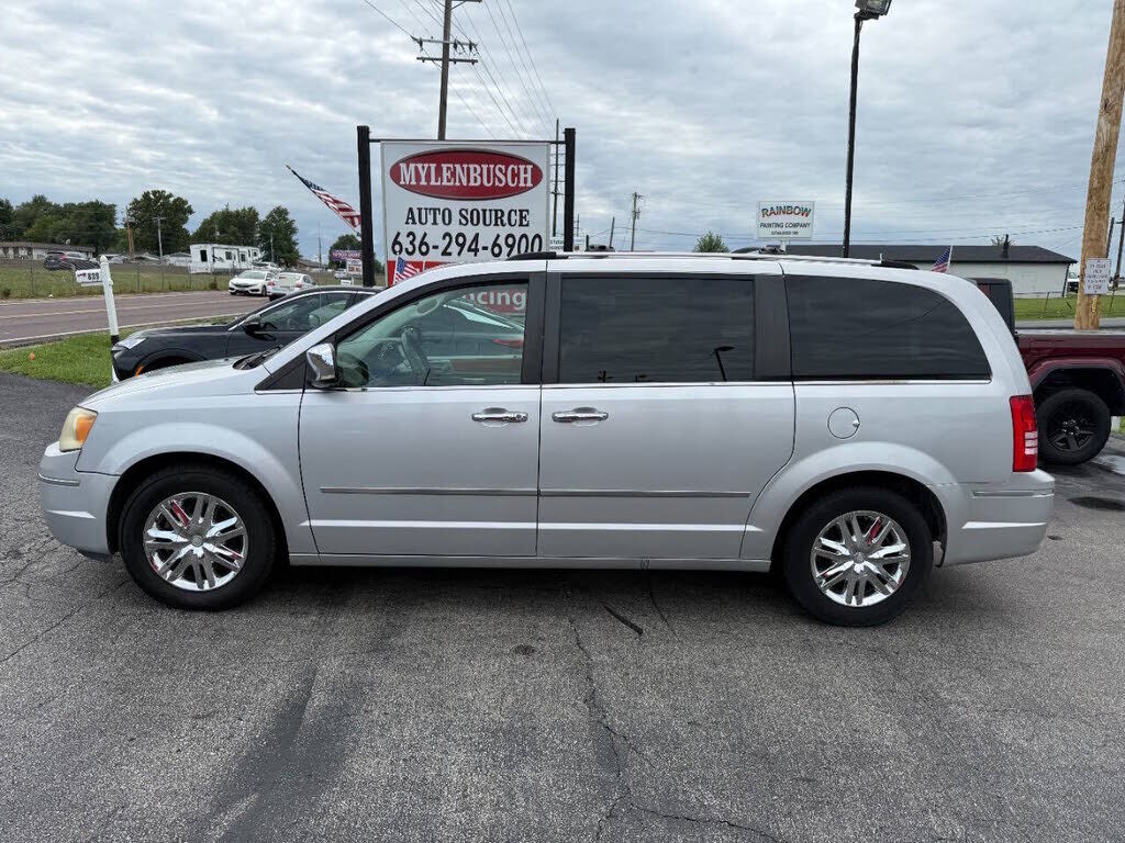 2009 CHRYSLER Town and Country