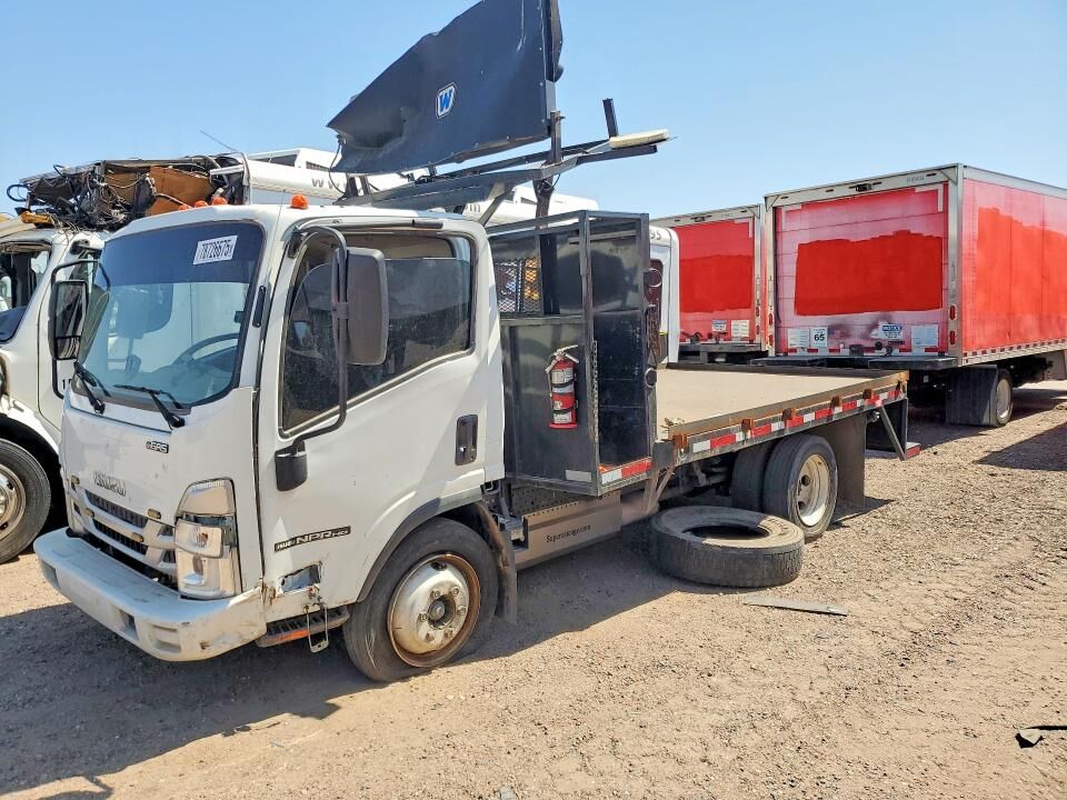 2024 ISUZU NPR-HD
