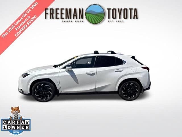 2025 LEXUS UX