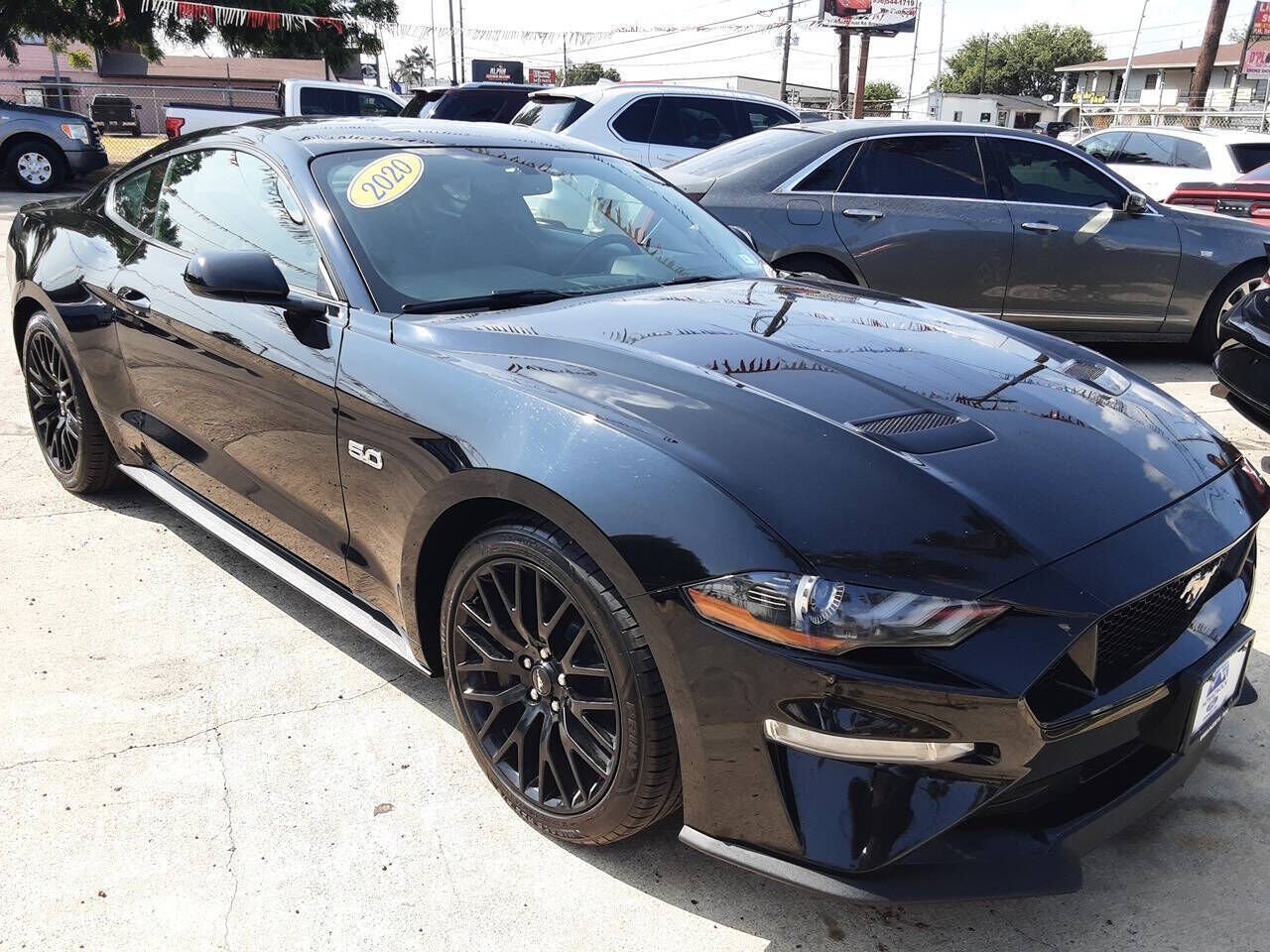 2020 FORD Mustang