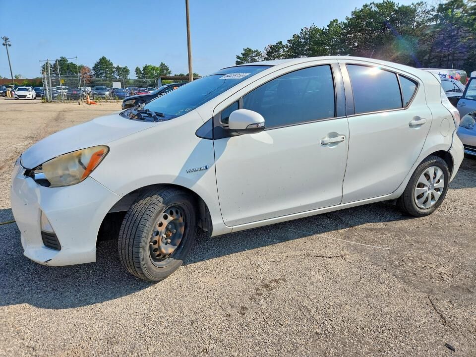 2013 TOYOTA Prius