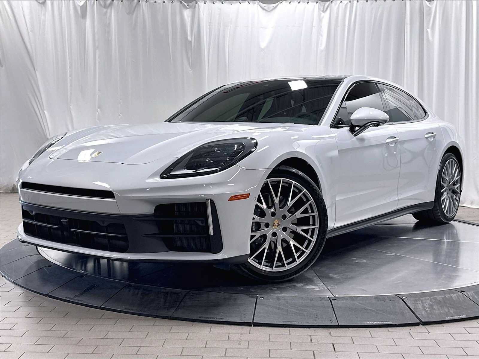 2025 PORSCHE Panamera