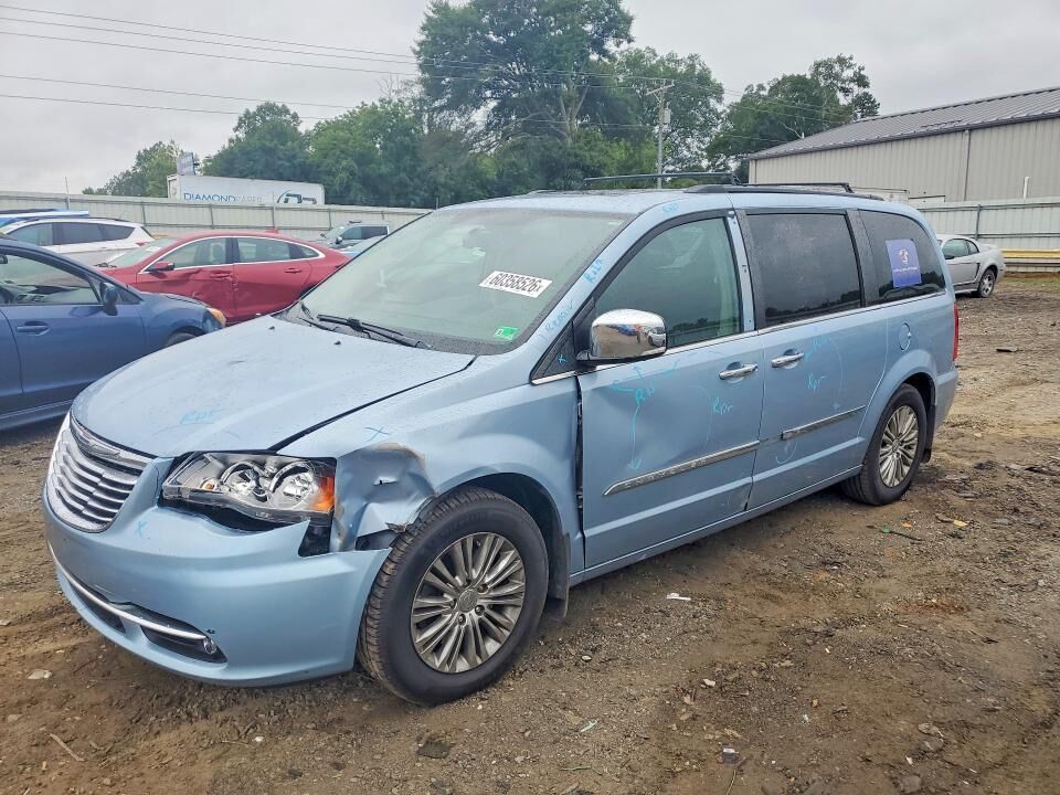 2016 CHRYSLER Town and Country