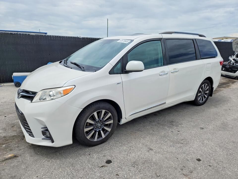 2019 TOYOTA Sienna