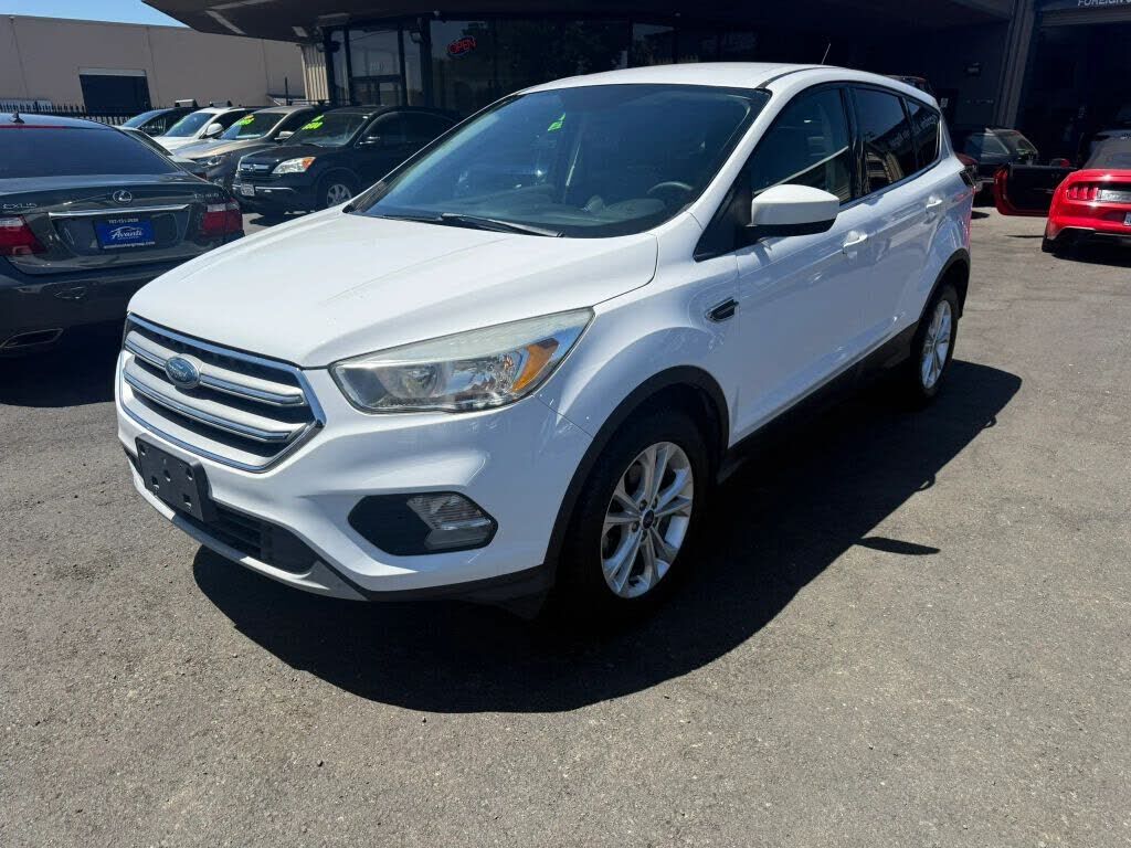2017 FORD Escape