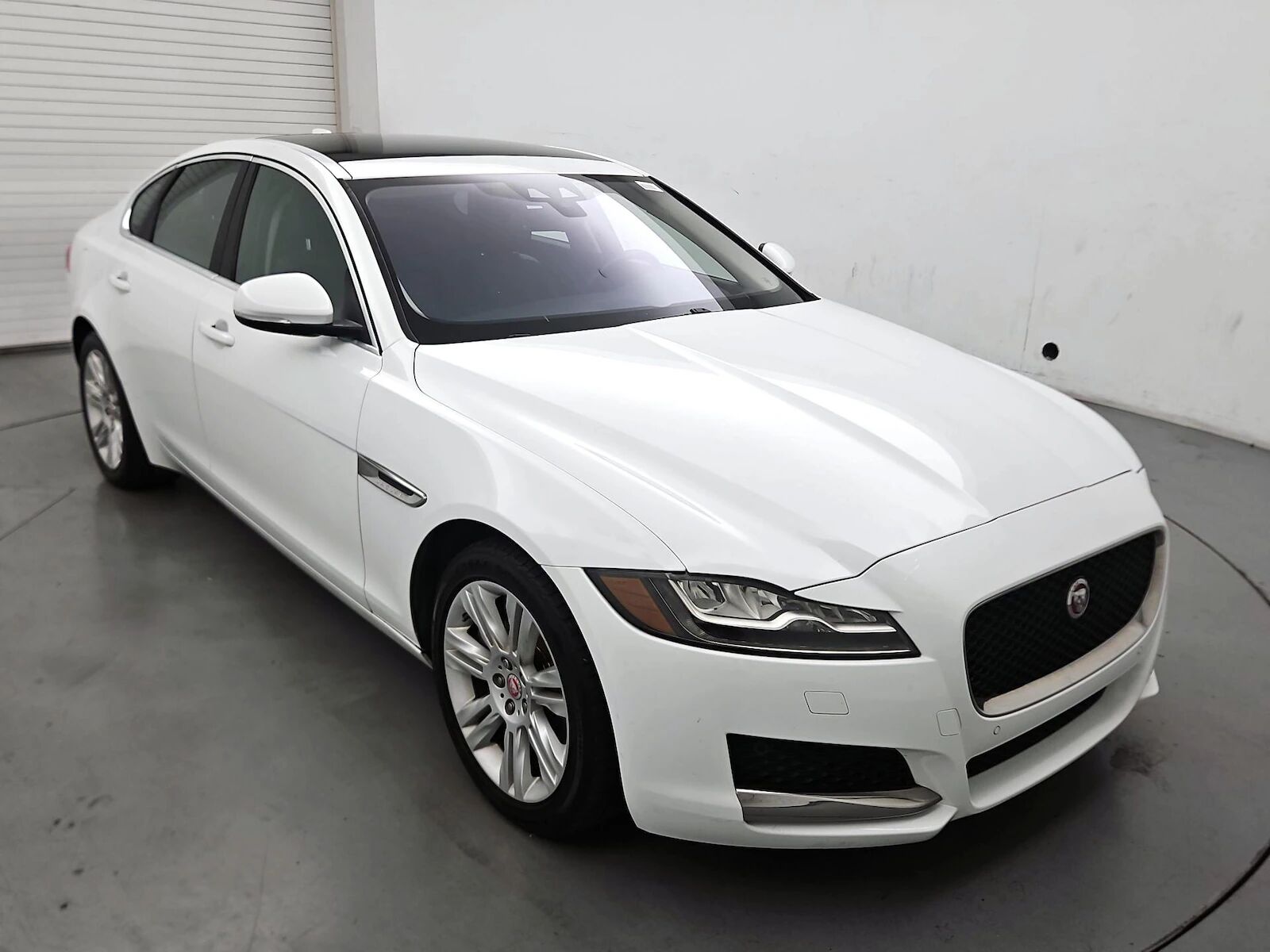 2016 JAGUAR XF