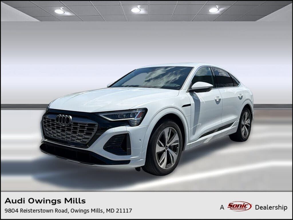 2024 AUDI Q8