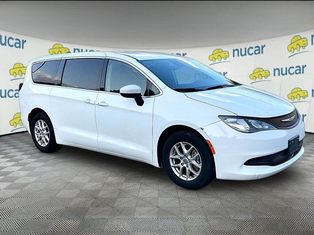 2023 CHRYSLER Voyager