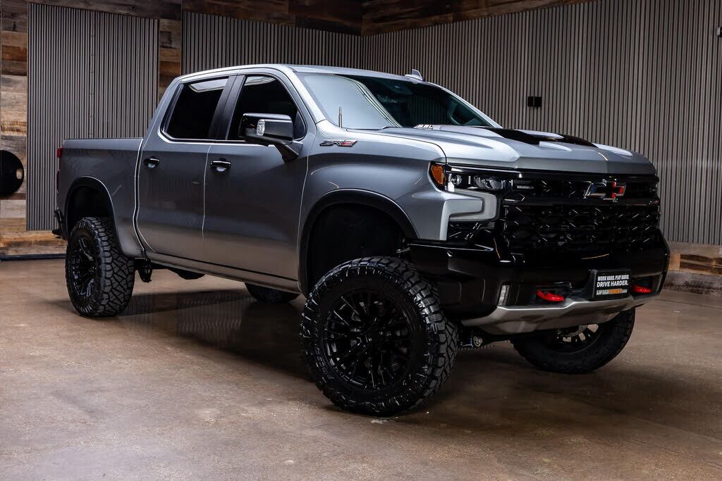 2024 CHEVROLET Silverado