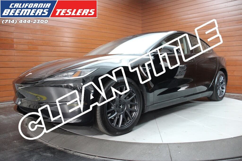 2025 TESLA Model 3