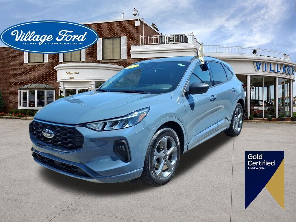 2024 FORD Escape
