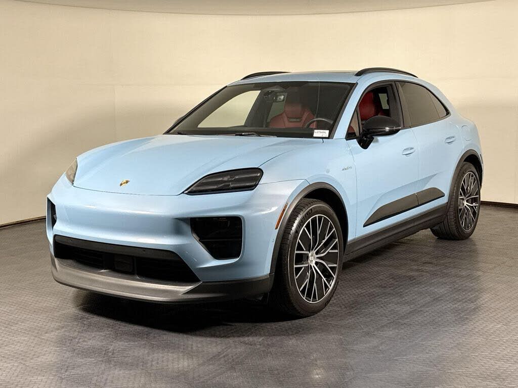 2025 PORSCHE Macan