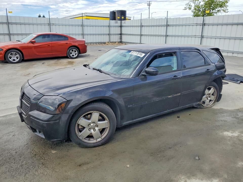 2005 DODGE Magnum
