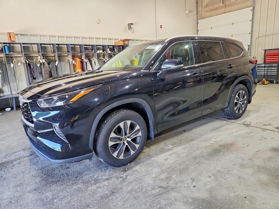 2022 TOYOTA Highlander